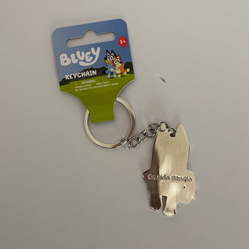 ☀️Bluey Enamel Keychain - Picture 2 of 3